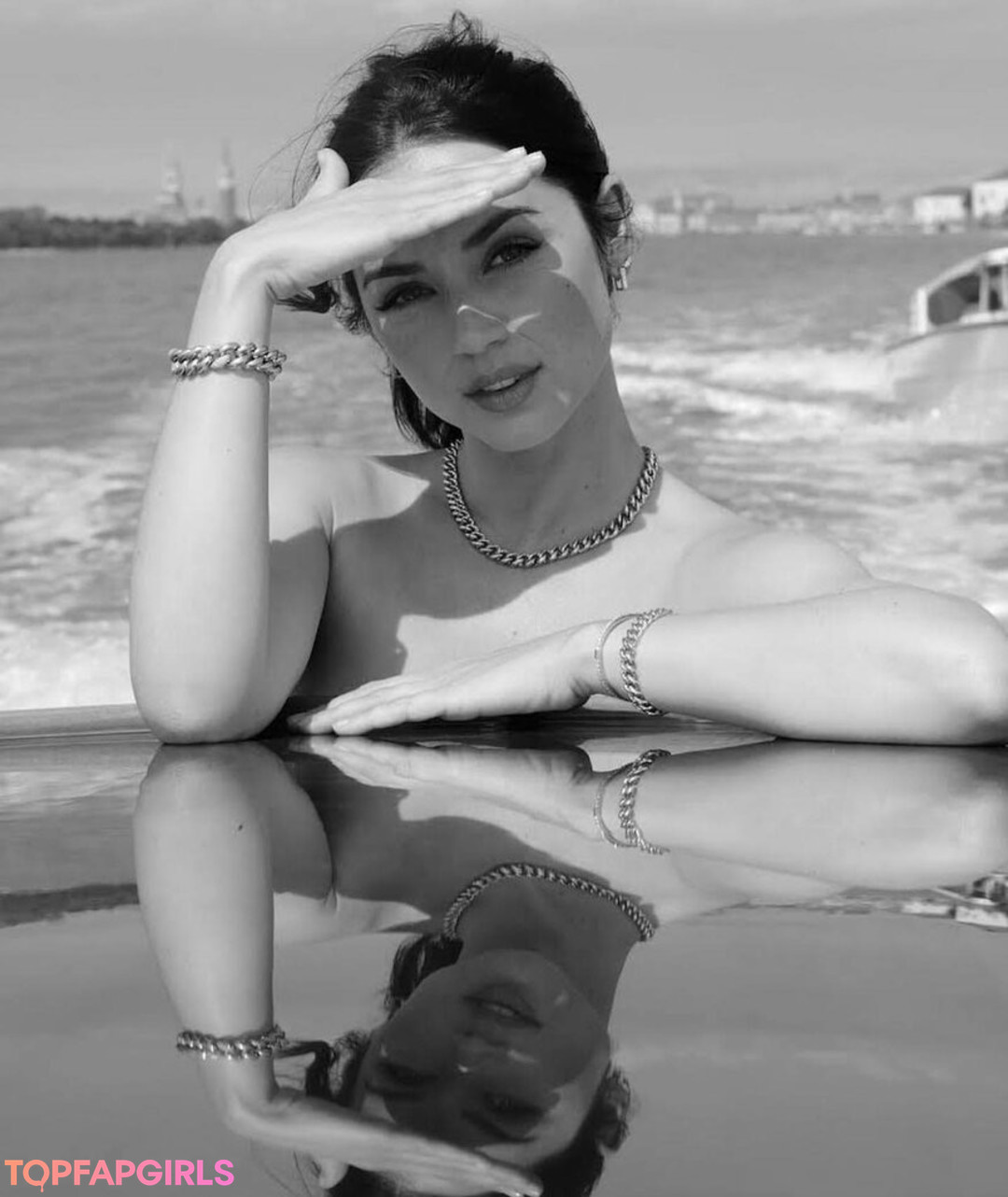 Foto desnuda filtrada de OnlyFans de Ana De Armas #970 Foto desnuda filtrada de OnlyFans de Ana De Armas #970