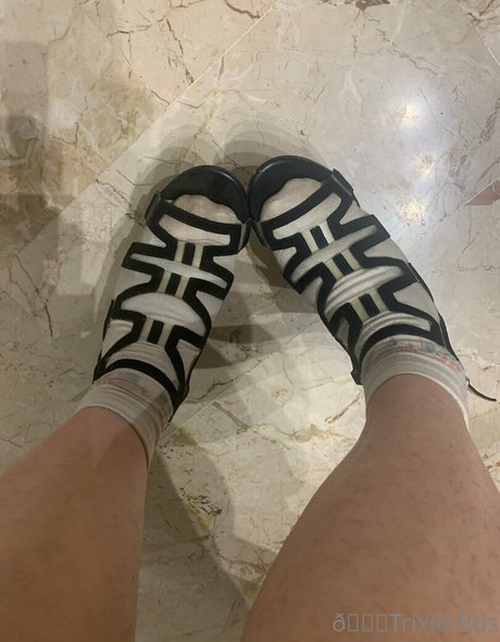 Trixiebee_dirtysocks