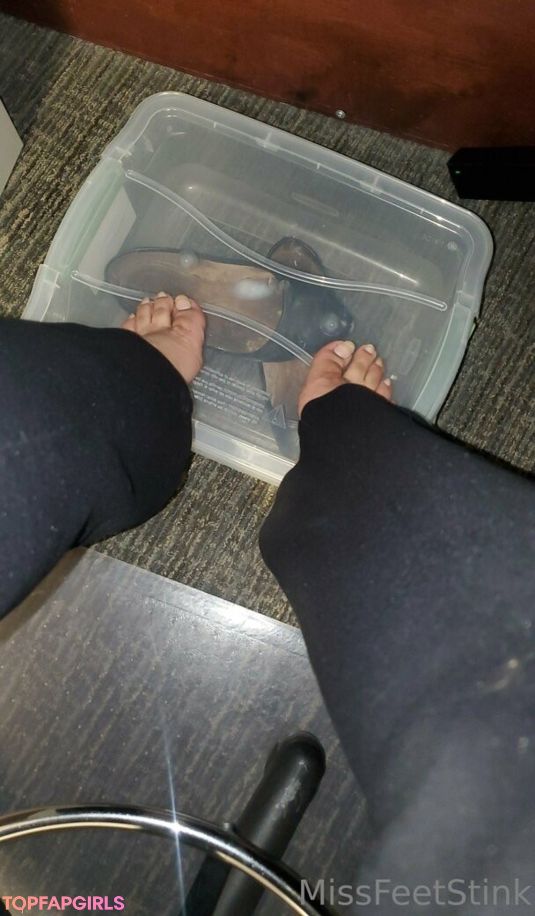 Foto desnuda filtrada de OnlyFans de Missfeetstink #32 Foto desnuda filtrada de OnlyFans de Missfeetstink #32