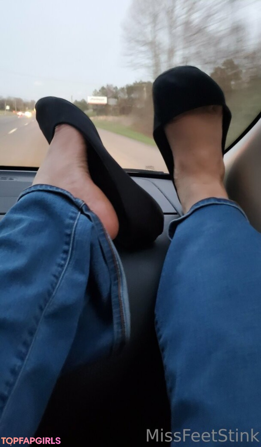 Foto desnuda filtrada de OnlyFans de Missfeetstink #48 Foto desnuda filtrada de OnlyFans de Missfeetstink #48