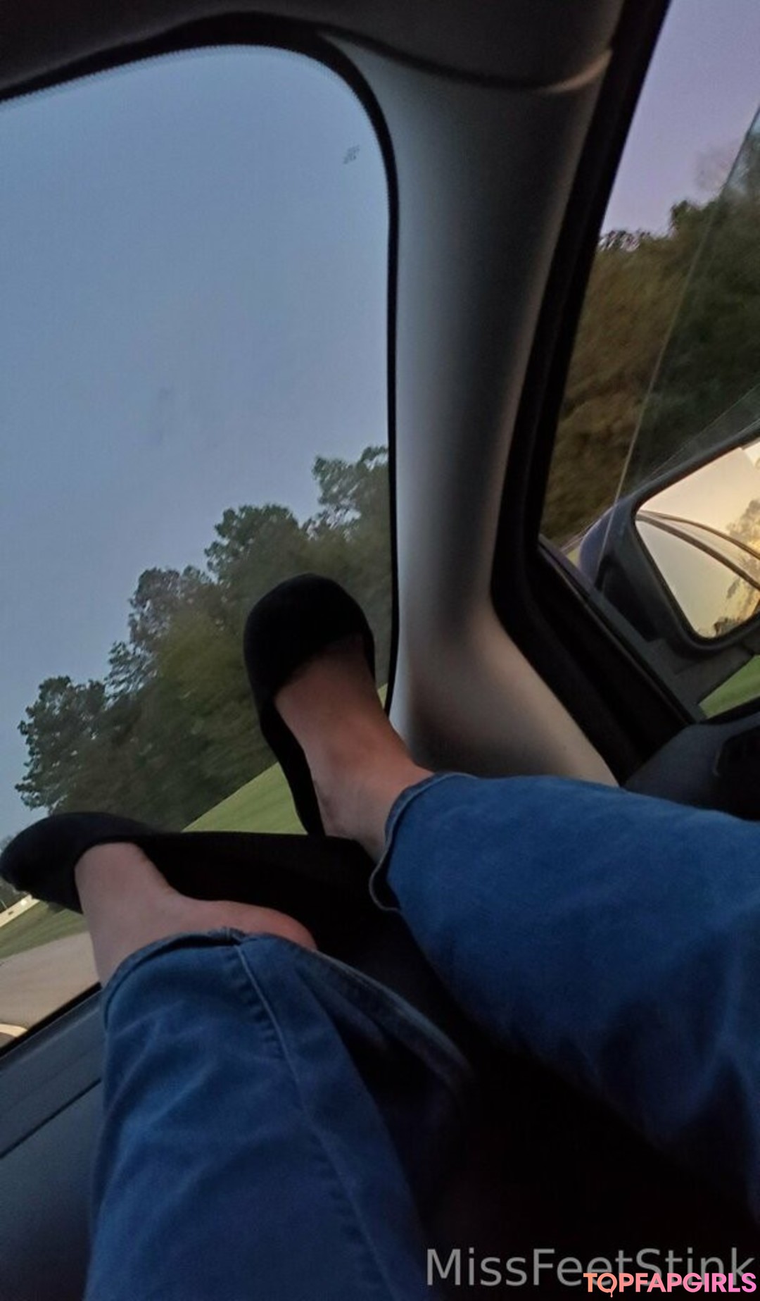 Foto desnuda filtrada de OnlyFans de Missfeetstink #50 Foto desnuda filtrada de OnlyFans de Missfeetstink #50