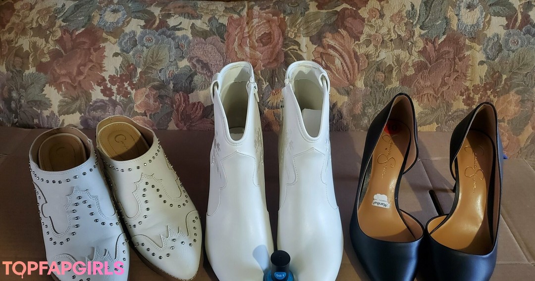 Foto desnuda filtrada de OnlyFans de Missfeetstink #6 Foto desnuda filtrada de OnlyFans de Missfeetstink #6