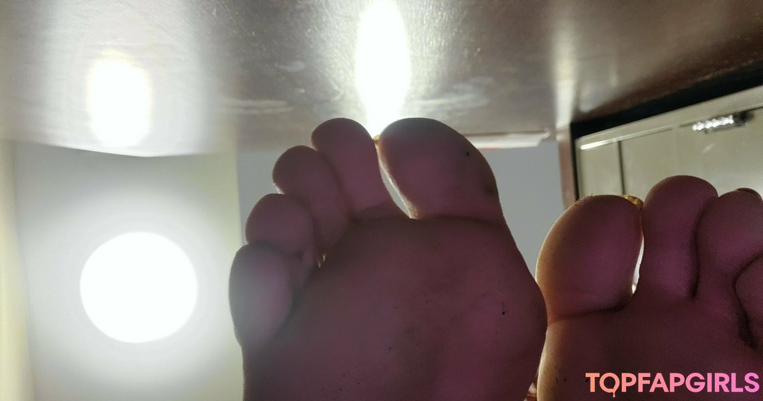 Foto desnuda filtrada de OnlyFans de Missfeetstink #90 Foto desnuda filtrada de OnlyFans de Missfeetstink #90