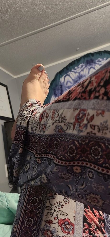 Smelliefeetsweetie