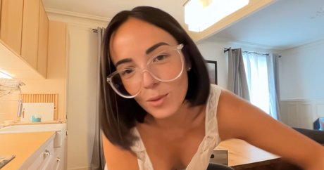 Foto desnuda filtrada de OnlyFans de Agathe Auproux
