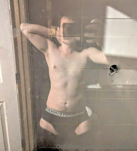 Foto desnuda filtrada de OnlyFans de Metaversatile