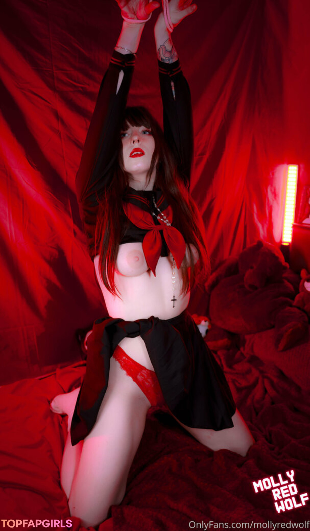 Foto desnuda filtrada de OnlyFans de Mollyredwolf #568 Foto desnuda filtrada de OnlyFans de Mollyredwolf #568