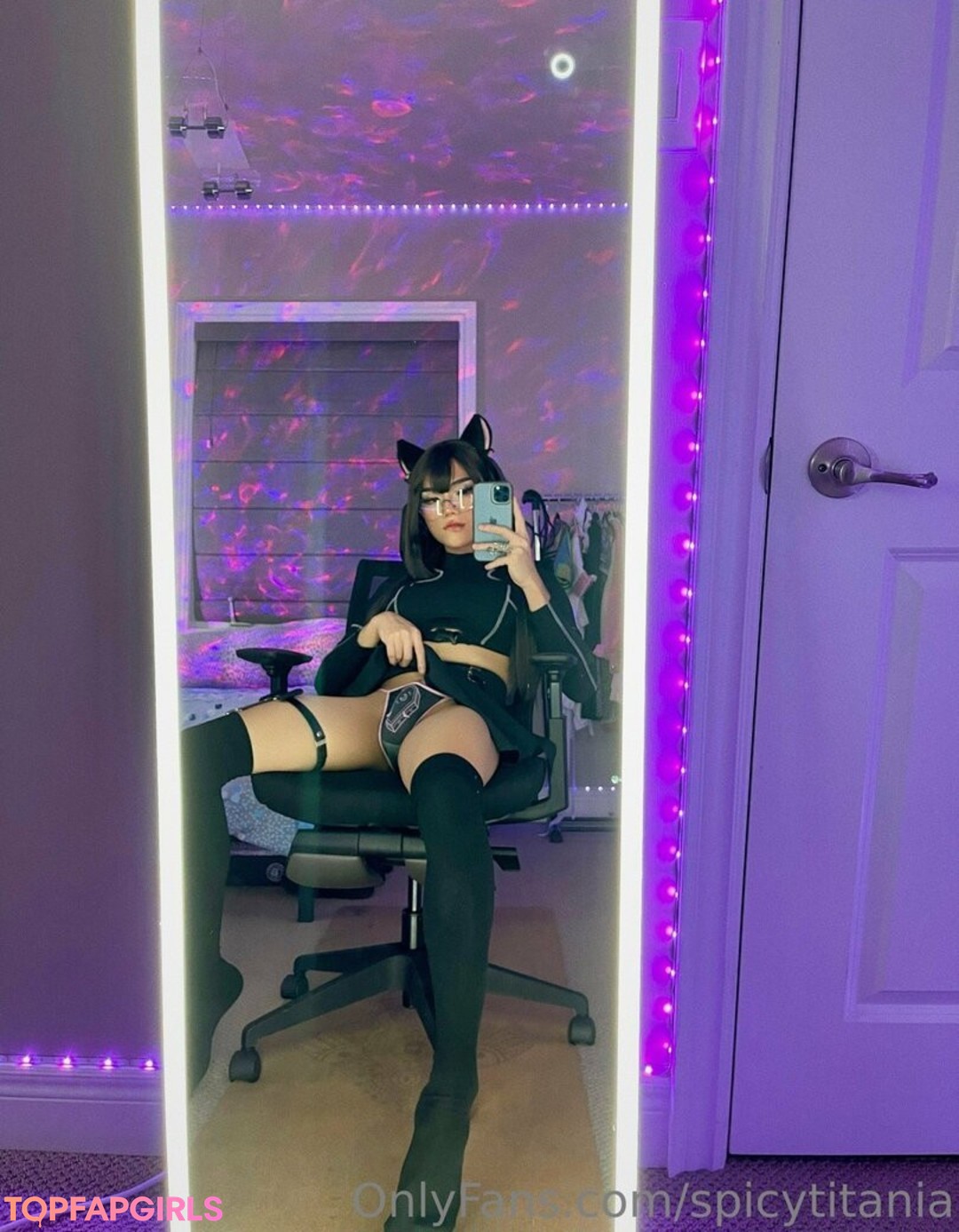 Foto desnuda filtrada de OnlyFans de Spicytitania #74 Foto desnuda filtrada de OnlyFans de Spicytitania #74