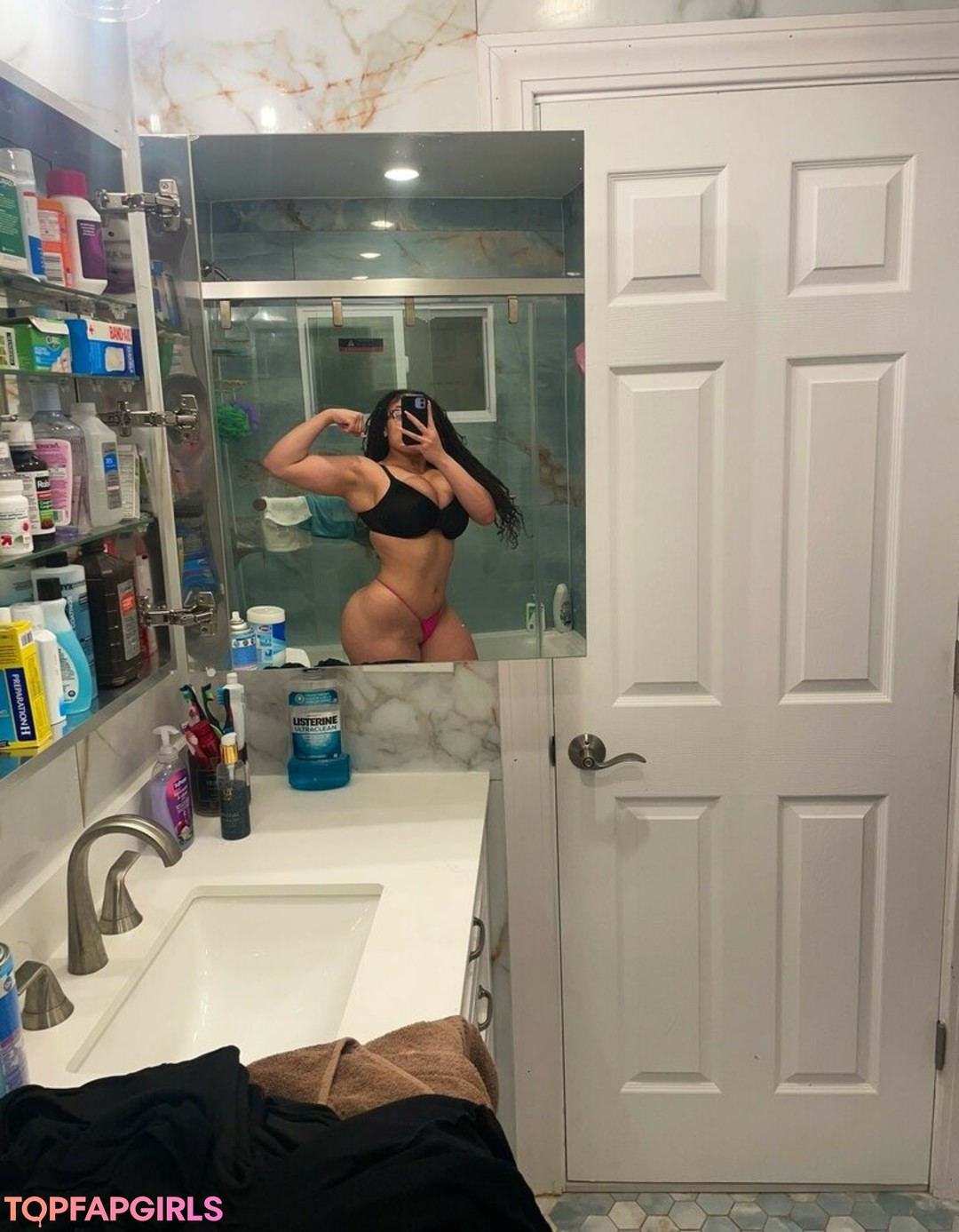 Foto desnuda filtrada de OnlyFans de Safiyaswrld #24 Foto desnuda filtrada de OnlyFans de Safiyaswrld #24