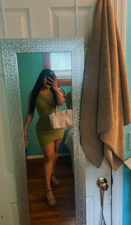 Foto desnuda filtrada de OnlyFans de Safiyaswrld