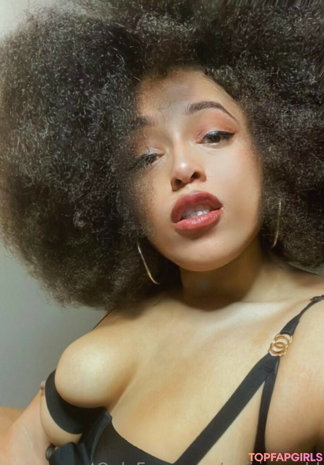 Foto desnuda filtrada de OnlyFans de Safiyaswrld #58 Foto desnuda filtrada de OnlyFans de Safiyaswrld #58