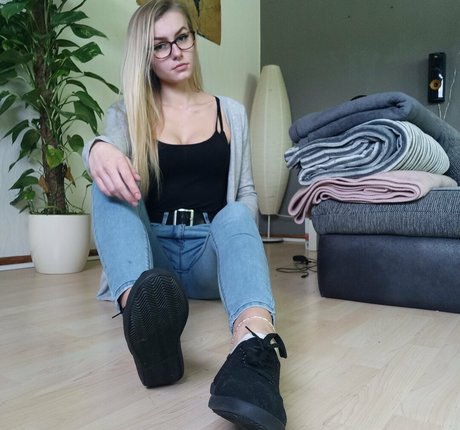 Emmyfeetandsocks