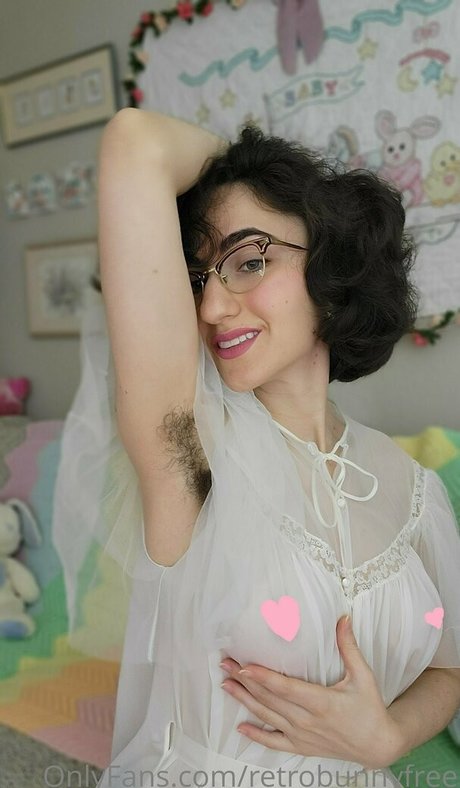 Foto desnuda filtrada de OnlyFans de Retrobunnyfree