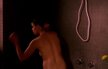 Neve Campbell
