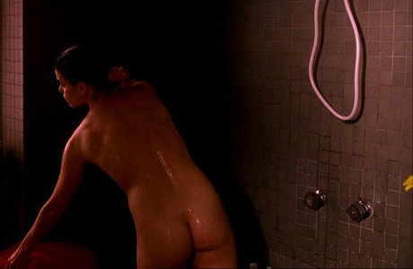 Neve Campbell
