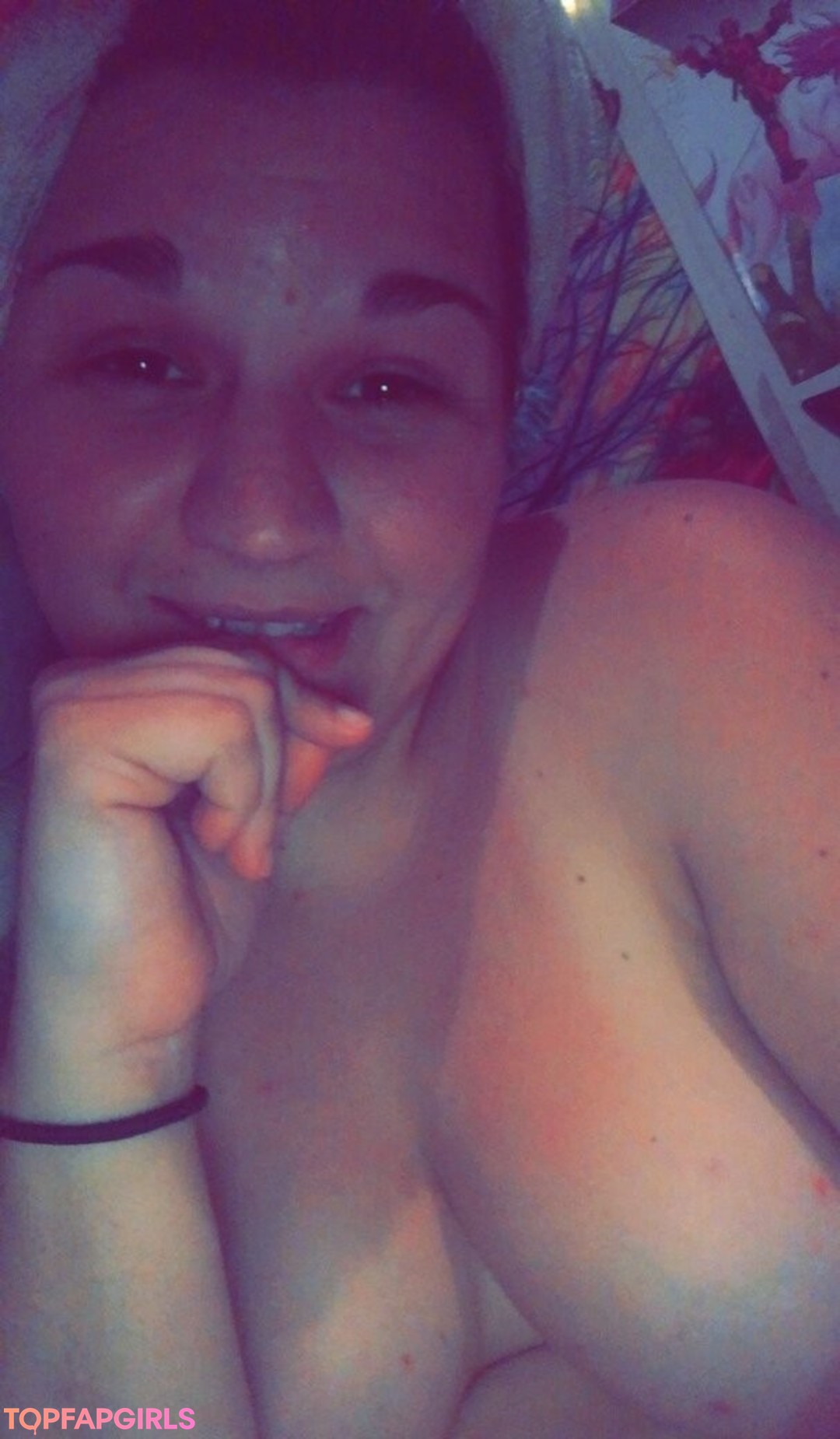 Foto desnuda filtrada de OnlyFans de Begformolly #54 Foto desnuda filtrada de OnlyFans de Begformolly #54