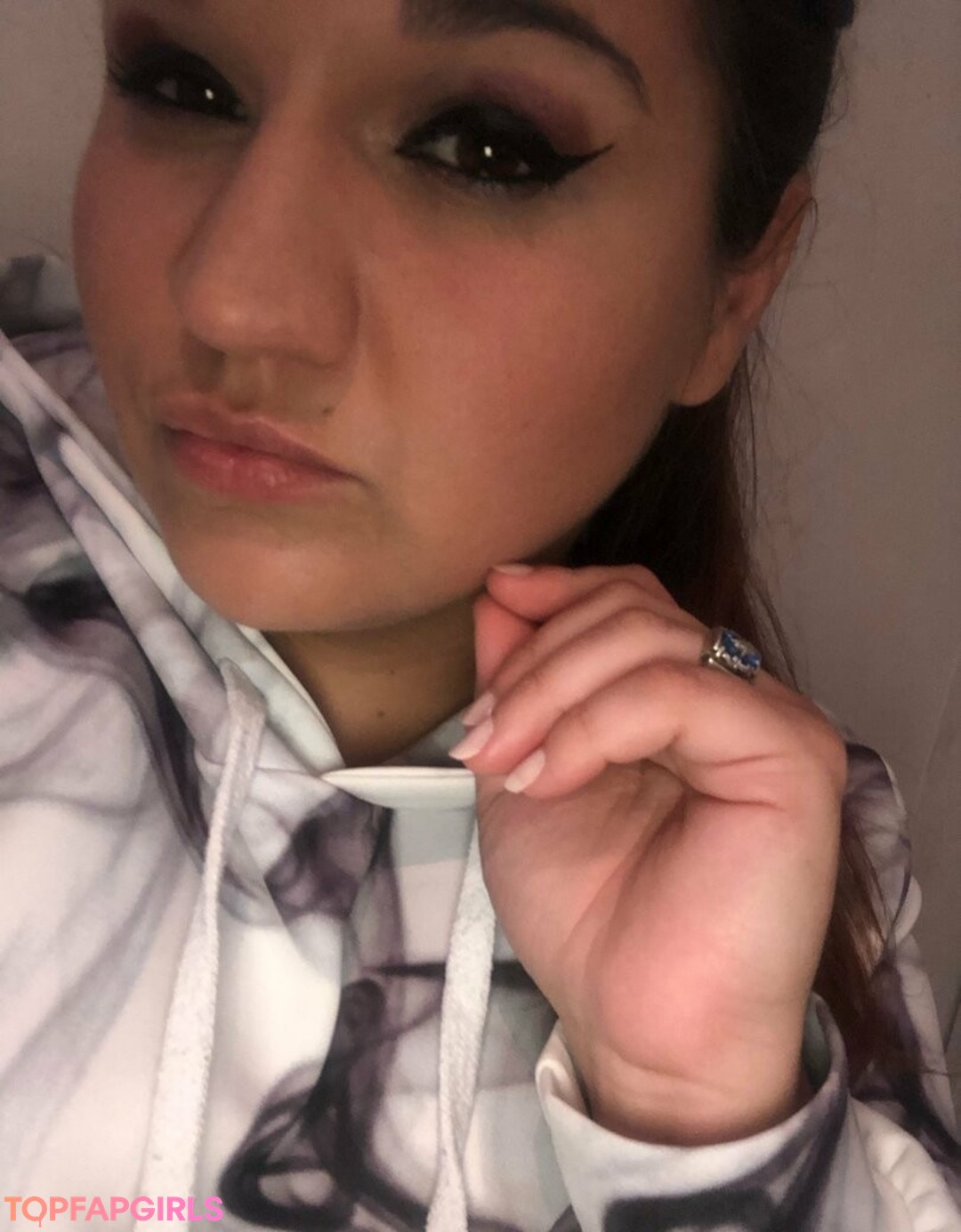 Foto desnuda filtrada de OnlyFans de Begformolly #55 Foto desnuda filtrada de OnlyFans de Begformolly #55