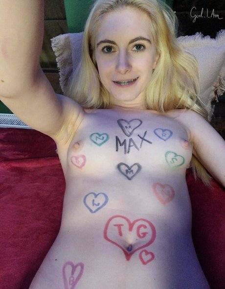 Nikkigiavip