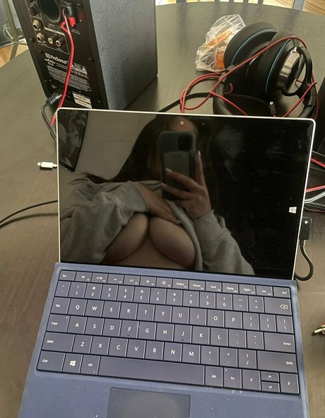 Foto desnuda filtrada de OnlyFans de Womenyeg