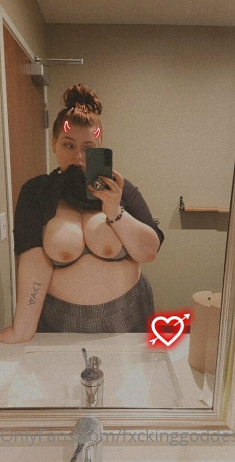 Foto desnuda filtrada de OnlyFans de Fxckinggoddes