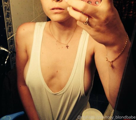 Rosy_blondbabe