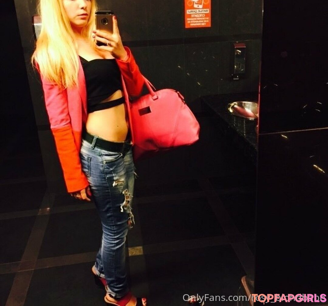 Foto desnuda filtrada de OnlyFans de Rosyblondbabe #80 Foto desnuda filtrada de OnlyFans de Rosyblondbabe #80