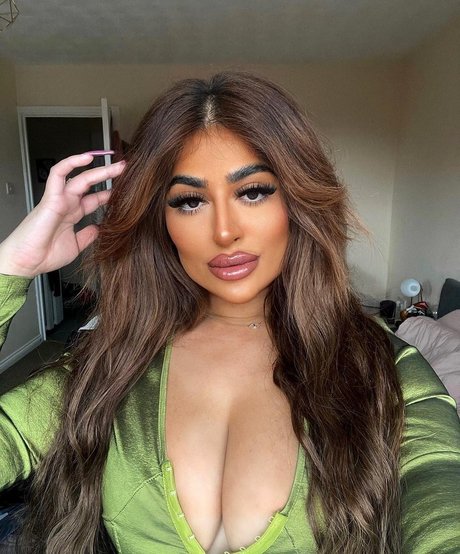 Priya Yasmin X