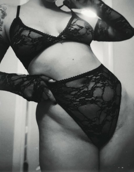 Foto desnuda filtrada de OnlyFans de Yoemilyreyfree
