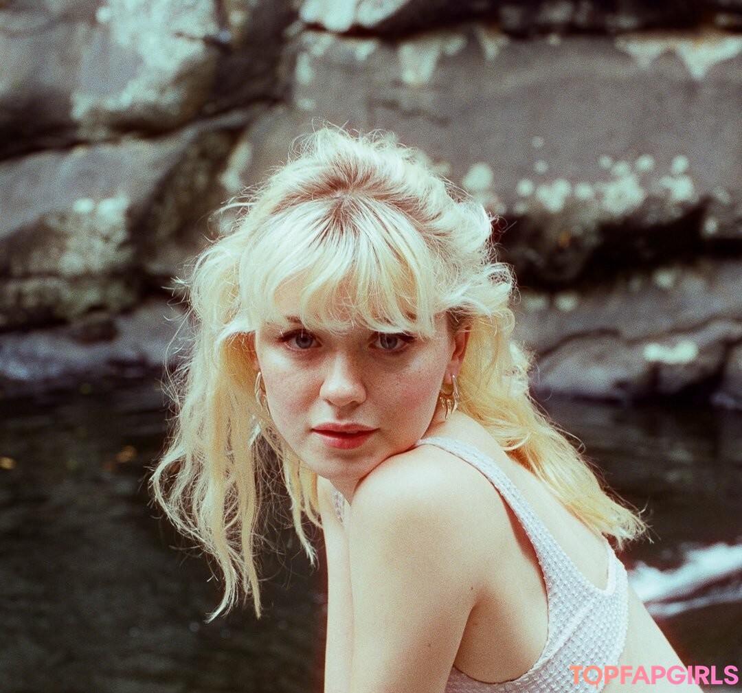 Foto desnuda filtrada de OnlyFans de Maisie Peters #122 Foto desnuda filtrada de OnlyFans de Maisie Peters #122