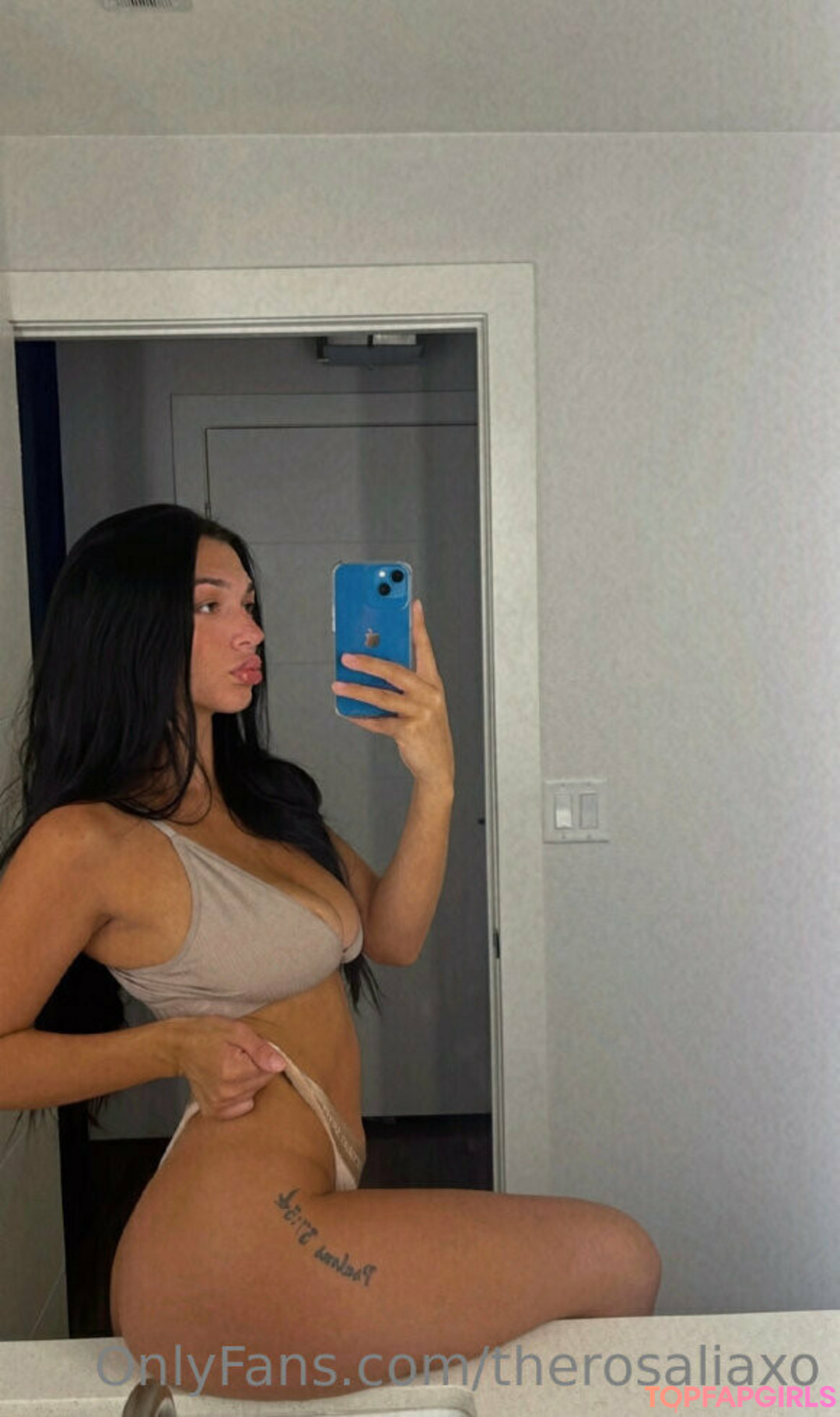 Foto desnuda filtrada de OnlyFans de Therosaliaxo #140 Foto desnuda filtrada de OnlyFans de Therosaliaxo #140