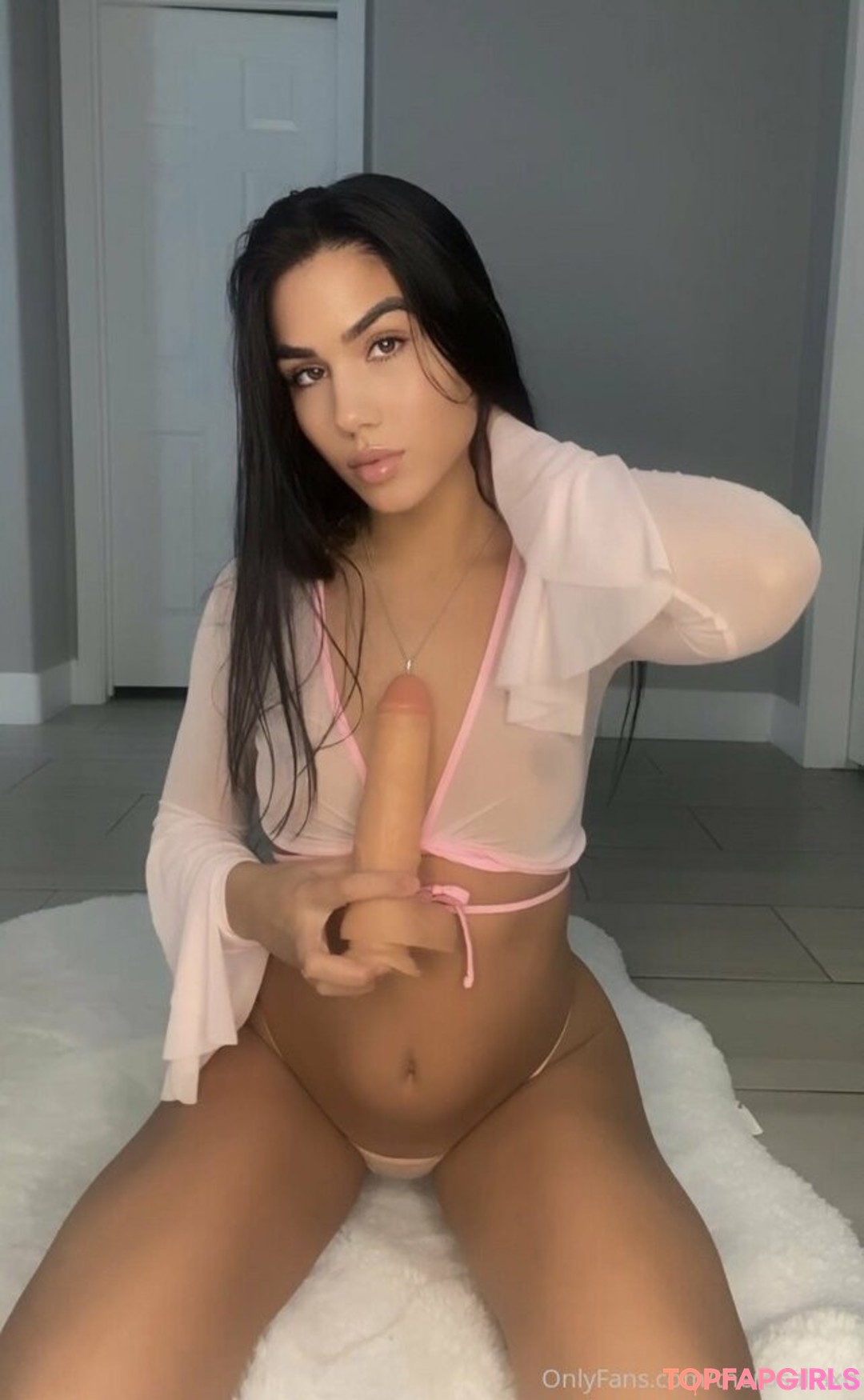 Foto desnuda filtrada de OnlyFans de Therosaliaxo #46 Foto desnuda filtrada de OnlyFans de Therosaliaxo #46
