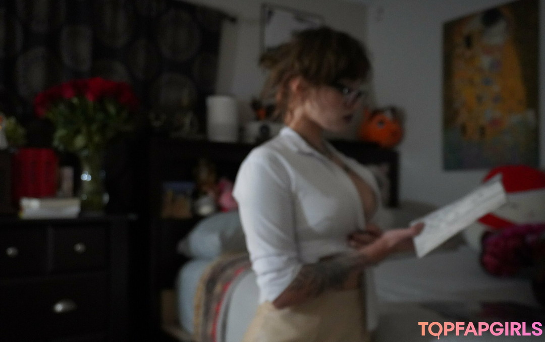 Foto desnuda filtrada de OnlyFans de Roseredroom #2 Foto desnuda filtrada de OnlyFans de Roseredroom #2