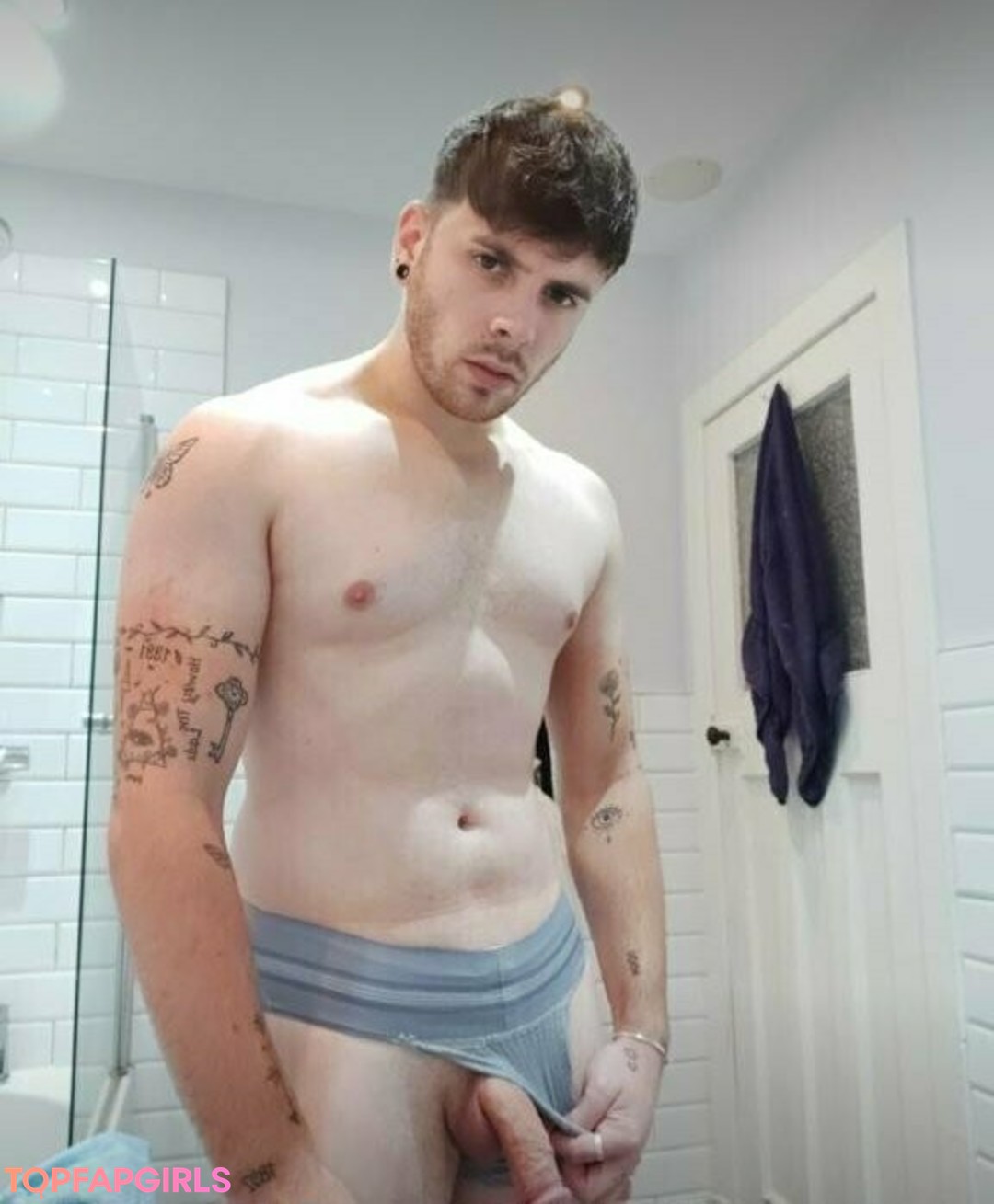 Foto desnuda filtrada de OnlyFans de Aleksandrrammfree #226 Foto desnuda filtrada de OnlyFans de Aleksandrrammfree #226