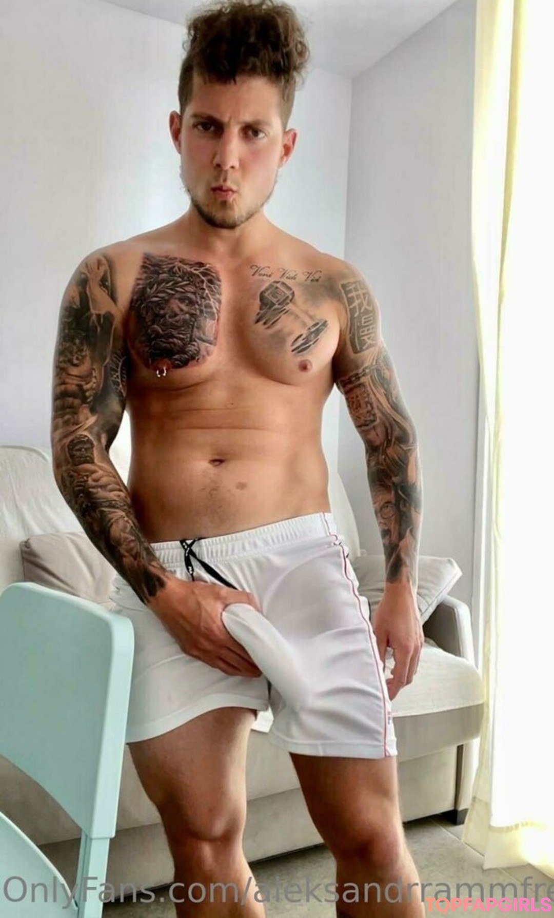 Foto desnuda filtrada de OnlyFans de Aleksandrrammfree #400 Foto desnuda filtrada de OnlyFans de Aleksandrrammfree #400