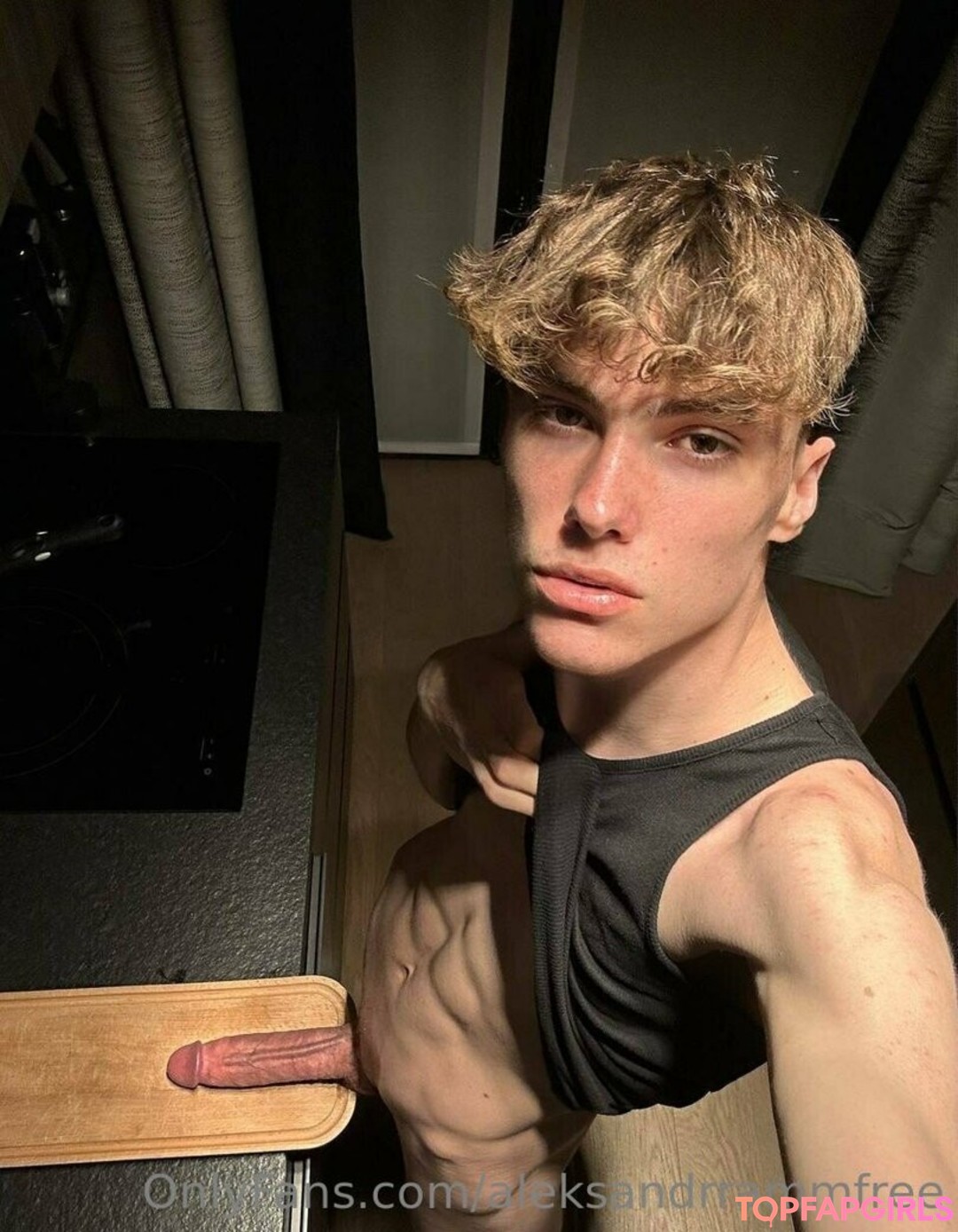 Foto desnuda filtrada de OnlyFans de Aleksandrrammfree #415 Foto desnuda filtrada de OnlyFans de Aleksandrrammfree #415