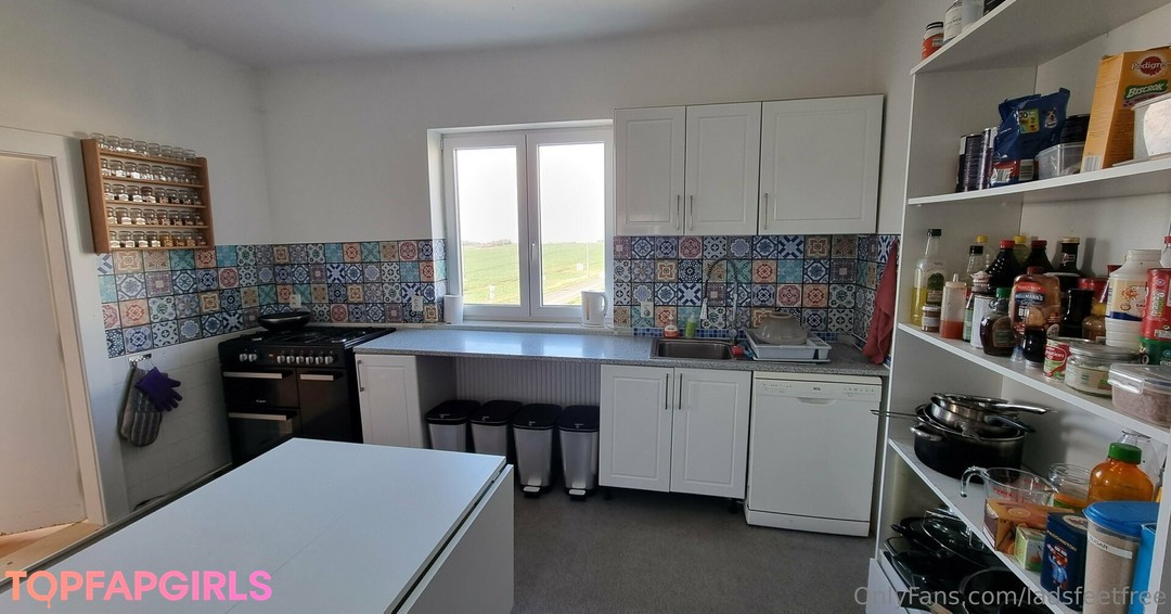 Foto desnuda filtrada de OnlyFans de Ladsfeetfree #178 Foto desnuda filtrada de OnlyFans de Ladsfeetfree #178