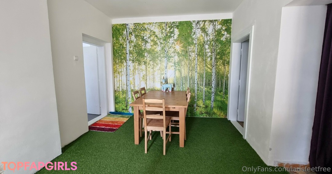 Foto desnuda filtrada de OnlyFans de Ladsfeetfree #184 Foto desnuda filtrada de OnlyFans de Ladsfeetfree #184