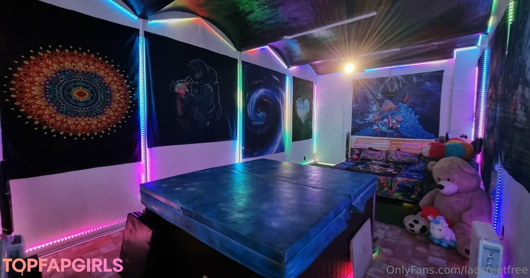 Foto desnuda filtrada de OnlyFans de Ladsfeetfree #191 Foto desnuda filtrada de OnlyFans de Ladsfeetfree #191