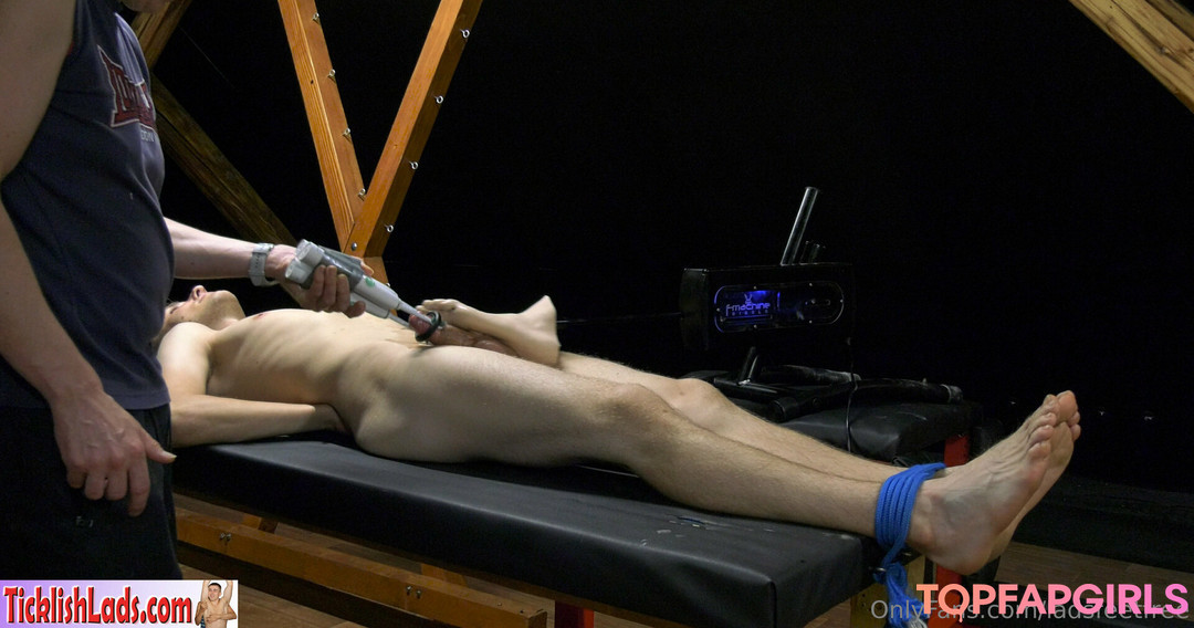 Foto desnuda filtrada de OnlyFans de Ladsfeetfree #269 Foto desnuda filtrada de OnlyFans de Ladsfeetfree #269