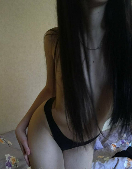Foto desnuda filtrada de OnlyFans de Pixiepollyvip