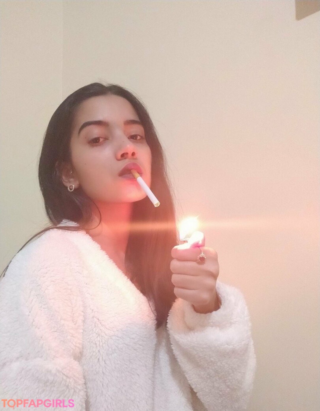 Foto desnuda filtrada de OnlyFans de Thebeautyofsmoking #18 Foto desnuda filtrada de OnlyFans de Thebeautyofsmoking #18