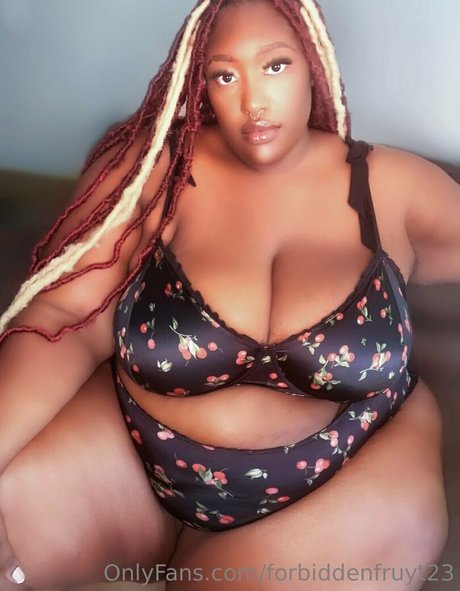 Foto desnuda filtrada de OnlyFans de Forbiddenfruyt23