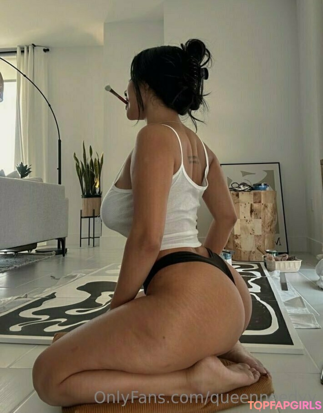 Foto desnuda filtrada de OnlyFans de Queenneedyy #10 Foto desnuda filtrada de OnlyFans de Queenneedyy #10