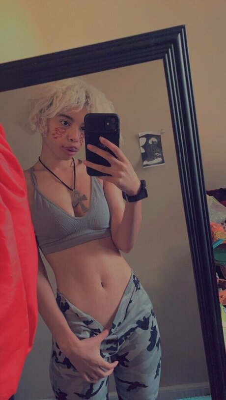 Foto desnuda filtrada de OnlyFans de Devilssweettooth