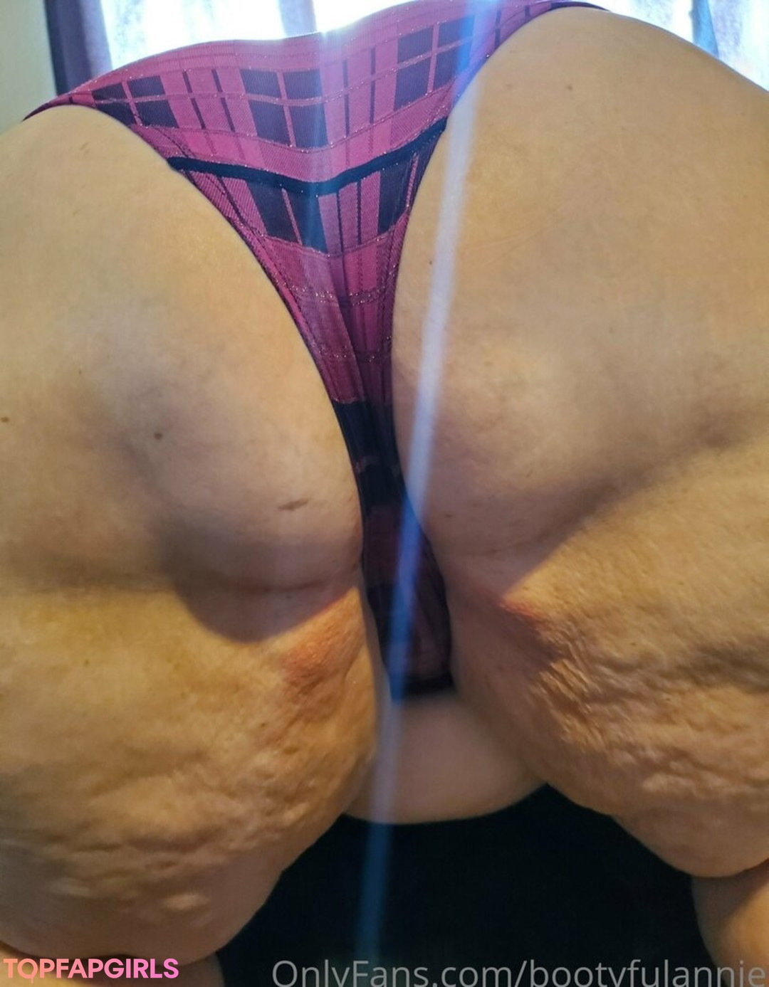 Foto desnuda filtrada de OnlyFans de Bootyfulannie #3 Foto desnuda filtrada de OnlyFans de Bootyfulannie #3