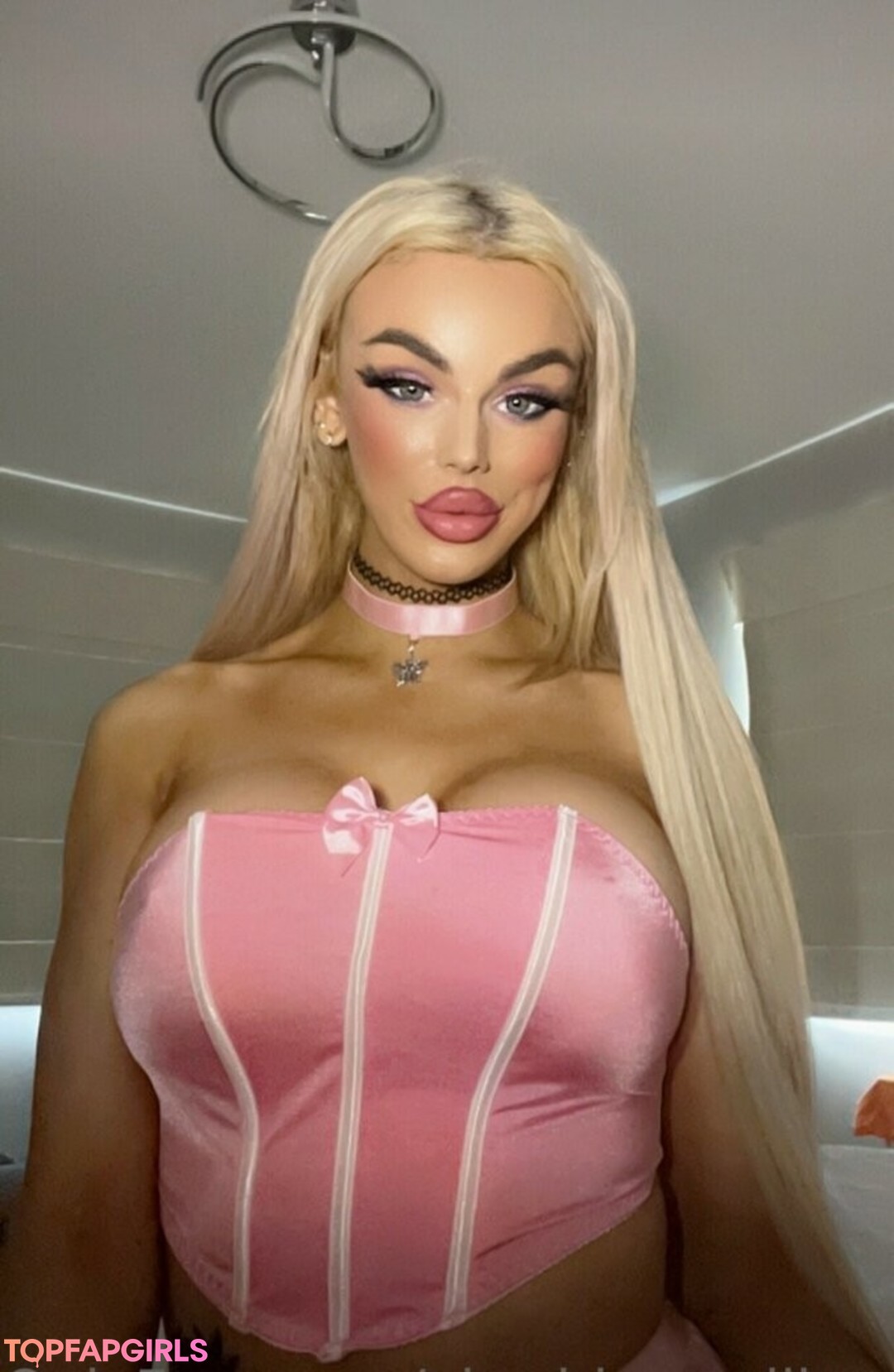 Foto desnuda filtrada de OnlyFans de Malibumerc #22 Foto desnuda filtrada de OnlyFans de Malibumerc #22