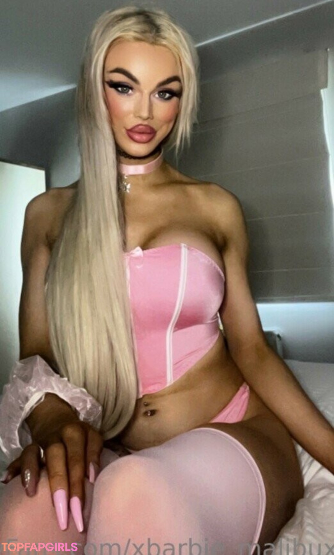 Foto desnuda filtrada de OnlyFans de Malibumerc #24 Foto desnuda filtrada de OnlyFans de Malibumerc #24