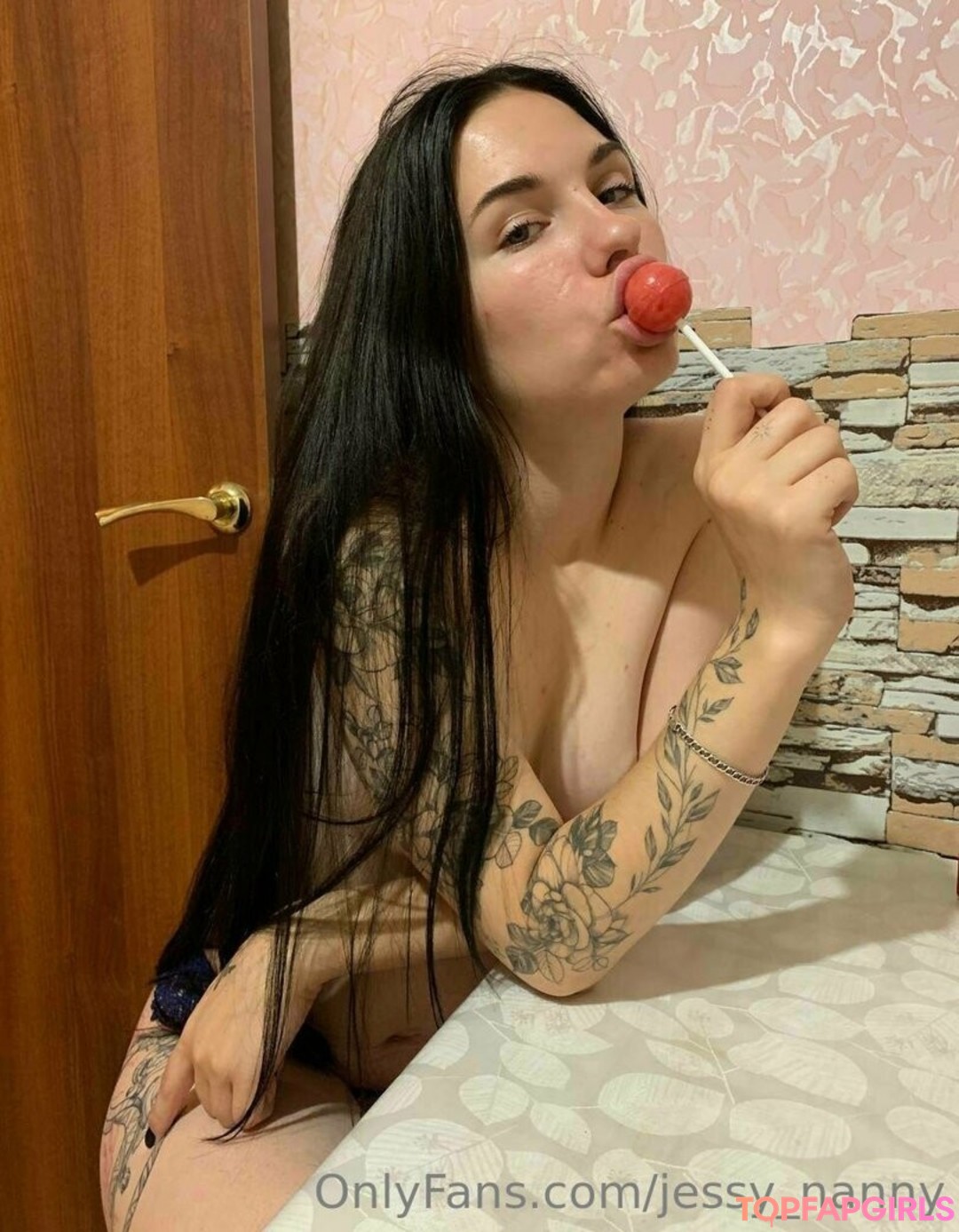 Foto desnuda filtrada de OnlyFans de Jessynanny #121 Foto desnuda filtrada de OnlyFans de Jessynanny #121
