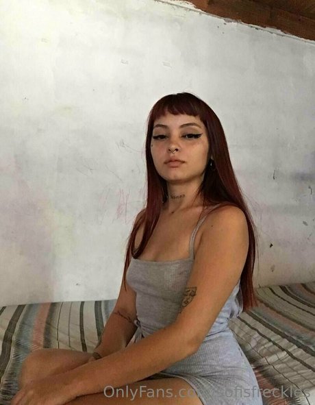 Foto desnuda filtrada de OnlyFans de Sofisfreckles