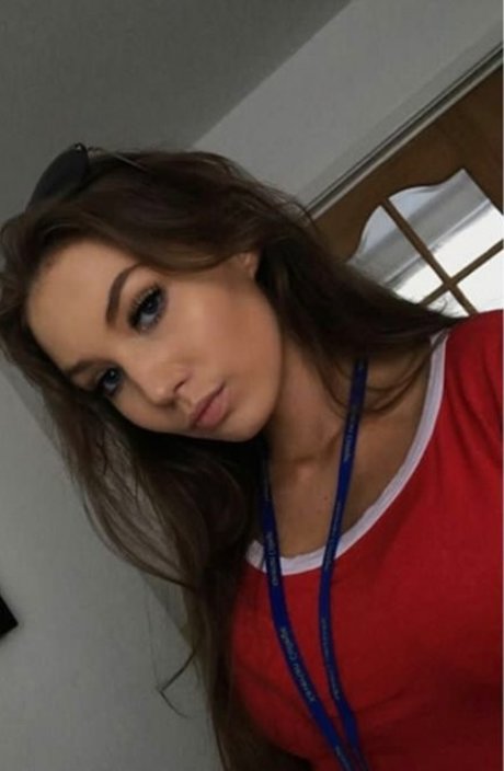 Foto desnuda filtrada de OnlyFans de Elise Clayton